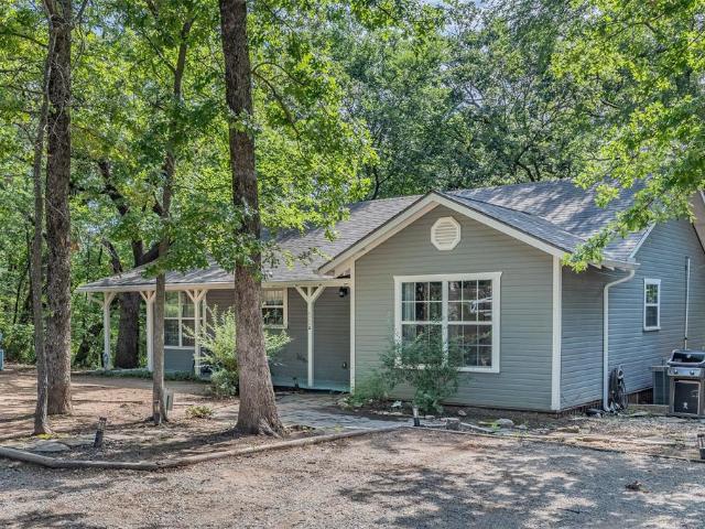 House for sale in Pottsboro, Texas