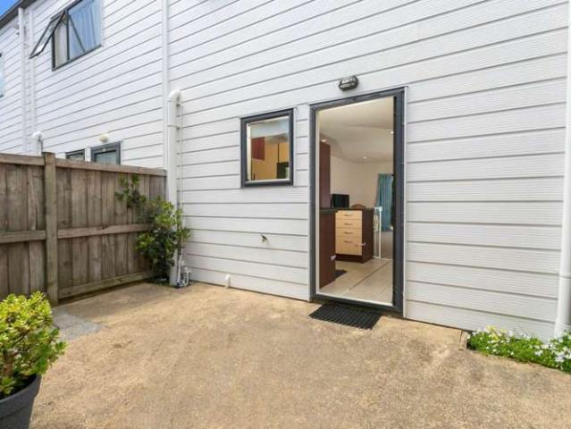 Townhouse for sale in Mount Wellington