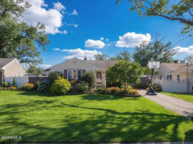 House for sale in Cliffwood, New Jersey