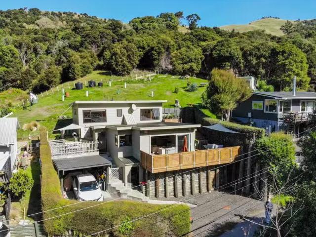 House for sale in Little Akaloa, Canterbury