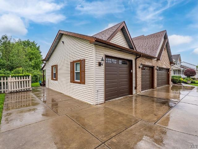 House for sale in Bowmansville, New York
