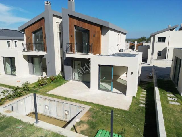 Kuşçular Mahallesi, Urla içerisinde satılık Villa