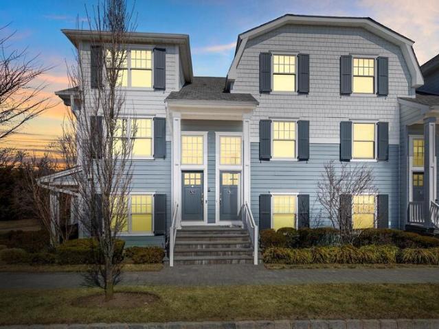 Condo for sale in Southampton