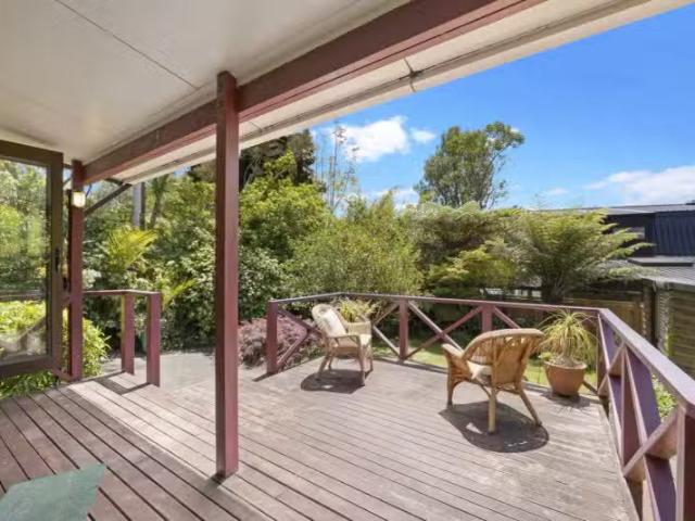 House for sale in Oratia, Oroua County