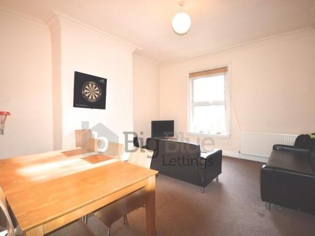 Apartment for rent in Headingley Hill, Headingley