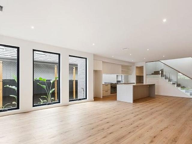 Townhouse for rent in Bentleigh East, Melbourne