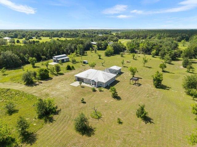 House for sale in Chiefland, Florida