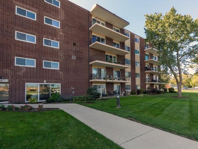 Condo for sale in Downers Grove, Illinois