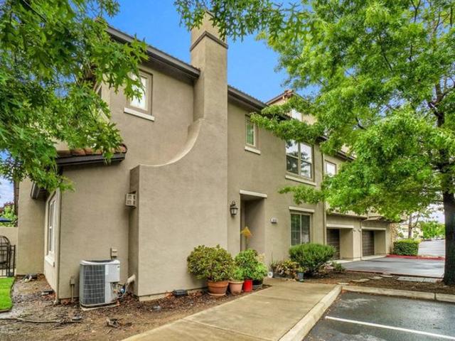 Condo for sale in Sacramento, California