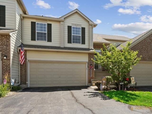 Townhouse for sale in Mchenry, Illinois