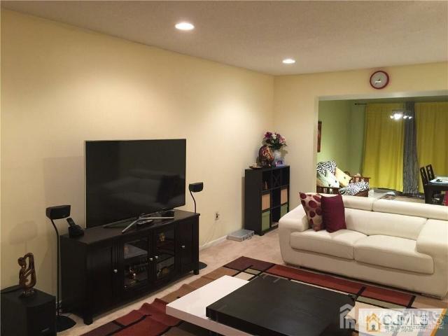 House for rent in Edison