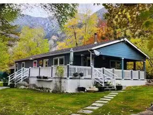 House for sale in Hedley, British Columbia