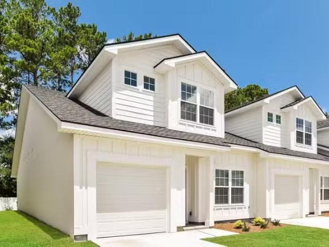 Condo for rent in Brunswick