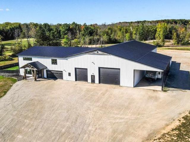 House for sale in Abrams, Town of Abrams