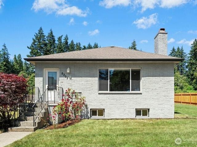 House for sale in University Place, Washington