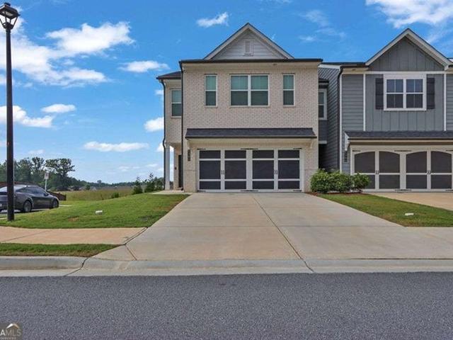 Townhouse for sale in Flowery Branch, Georgia