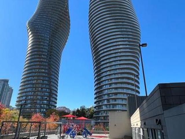 Condo for sale in City Centre, Mississauga