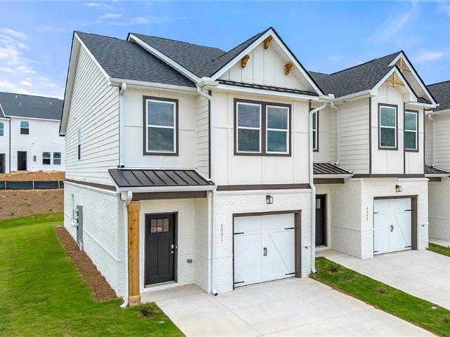 Townhouse for sale in Oakwood, Georgia