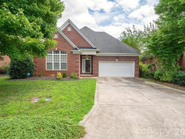 House for sale in Cramerton, North Carolina