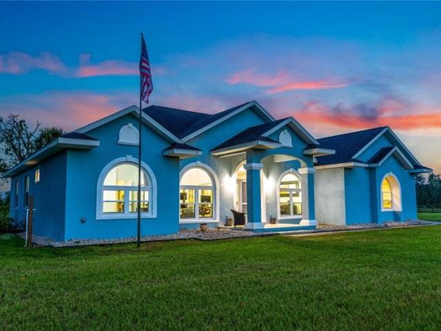 House for sale in Bell, Florida