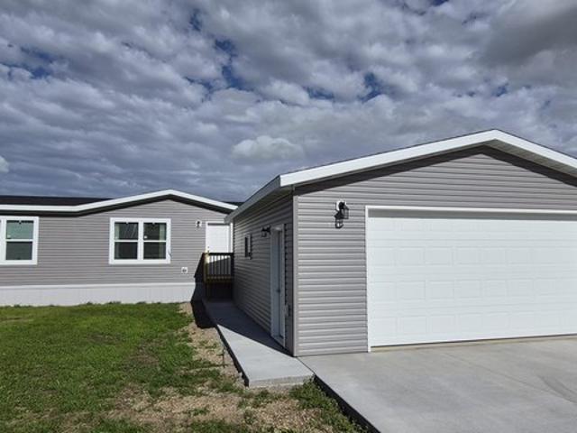 House for sale in Minot, Ward County