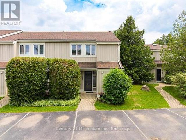 Townhouse for sale in Collingwood, Central Ontario