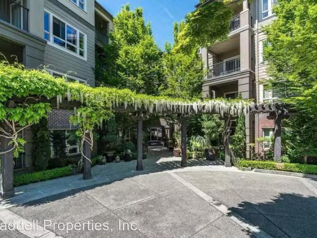 Condo for rent in Kirkland