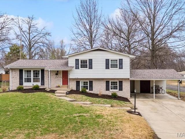 House for sale in Edwardsville, Illinois