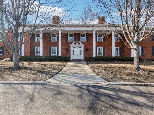 Condo for sale in Mchenry, Illinois