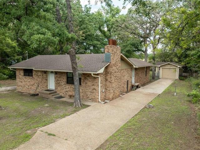 House for sale in Henderson, Texas
