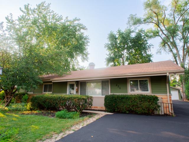 House for sale in Hoffman Estates, Illinois