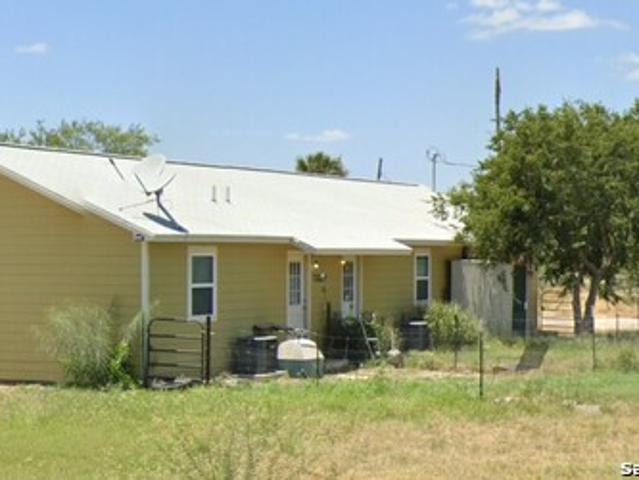 House for sale in La Pryor