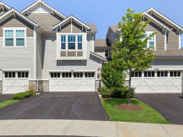 Townhouse for sale in Barrington, Illinois