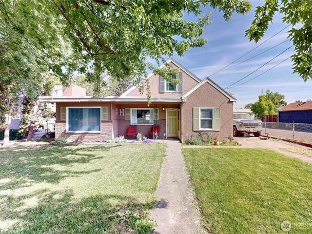 House for sale in College Place, Washington
