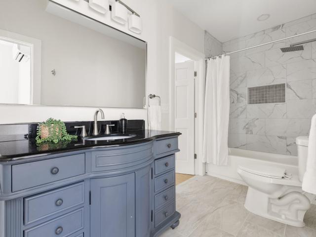 House for sale in Downtown, Hillsborough