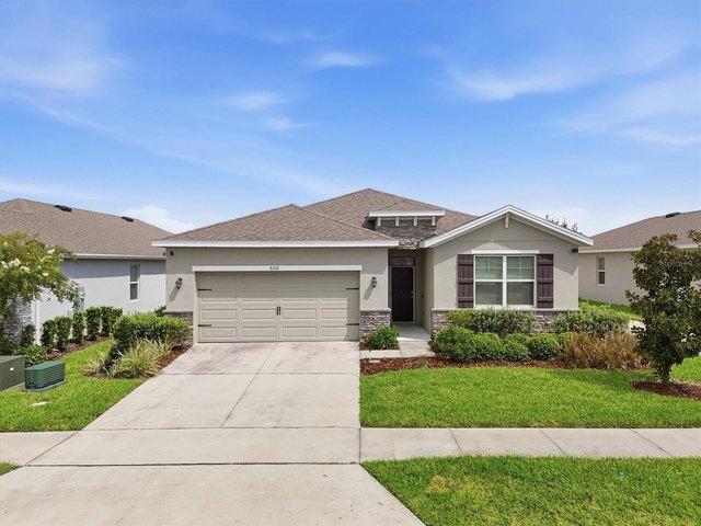 House for sale in Oxford, Florida