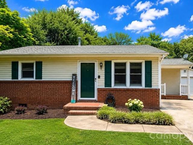 House for sale in Mount Holly, North Carolina