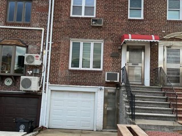 House for sale in Queens, Arverne