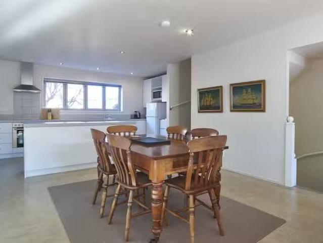 House for rent in Heathcote, Canterbury