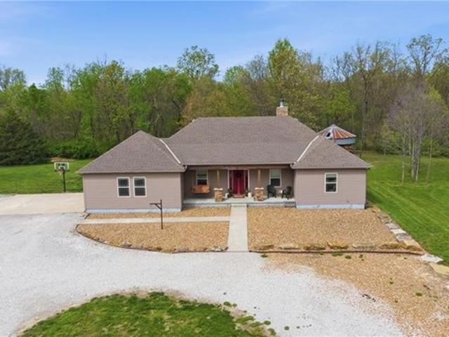 House for sale in Higginsville, Missouri