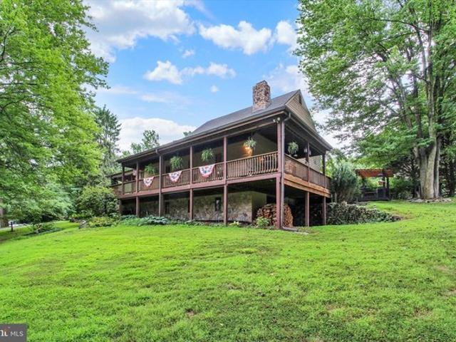 House for sale in Spring Grove, Pennsylvania