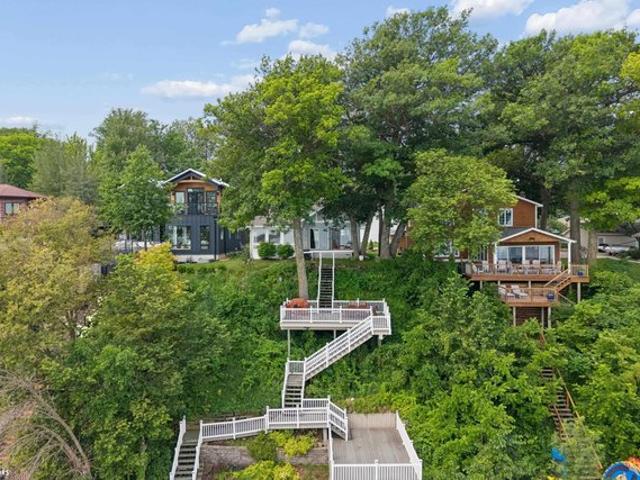 House for sale in Clear Lake, Cerro Gordo County