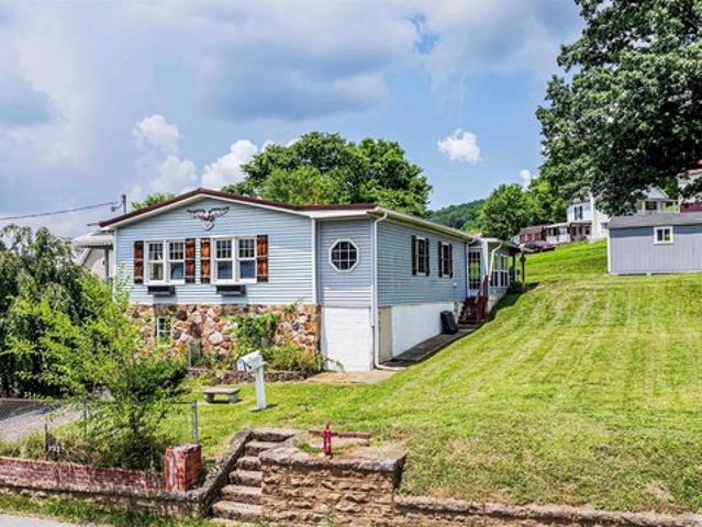 House for sale in Fairmont, West Virginia