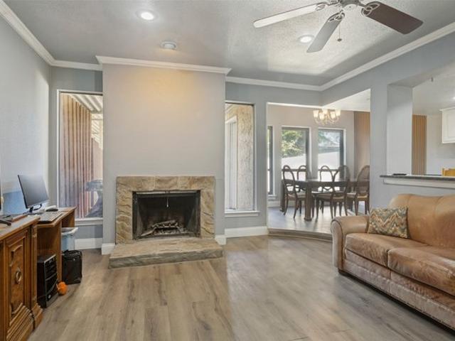 Townhouse for sale in Irving, Dallas County