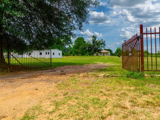 House for sale in Cuney, Texas