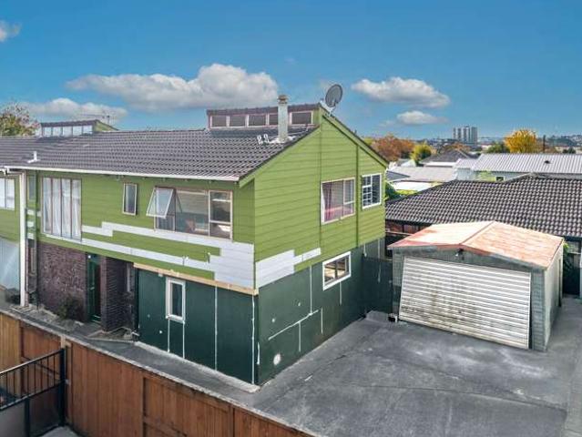 Townhouse for sale in New Lynn