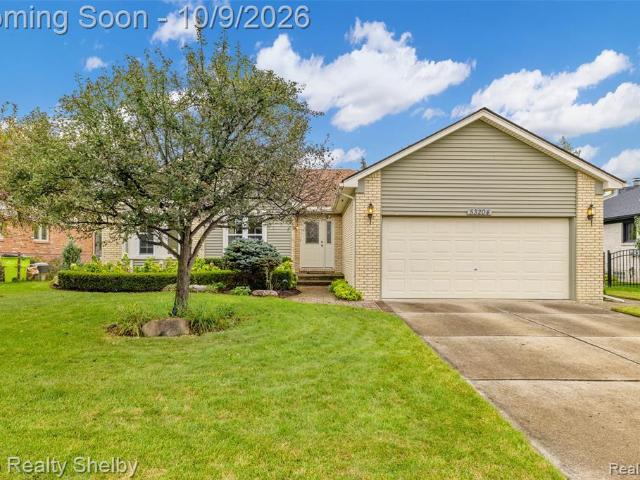 House for sale in Macomb Hills, Macomb Township