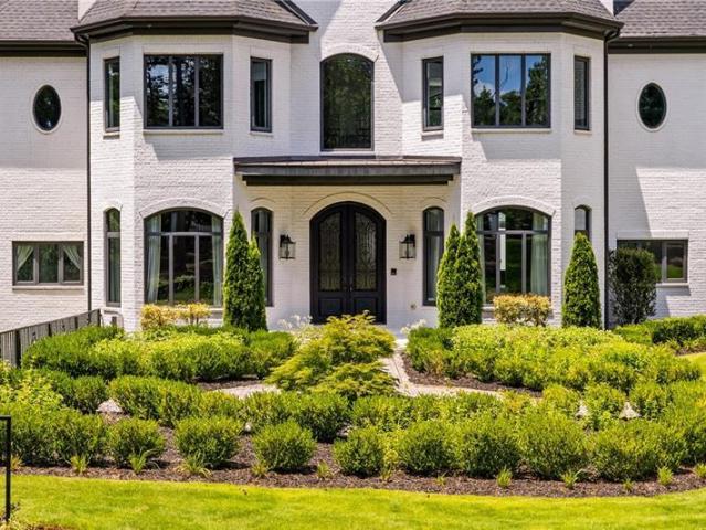 House for sale in Sandy Springs, Georgia