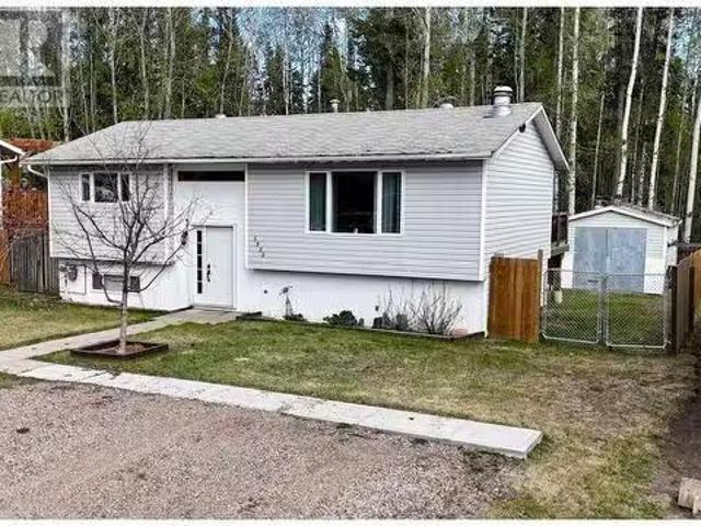 House for sale in Fort Nelson, Northern Rockies Regional Municipality