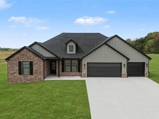 House for sale in Gentry, Benton County